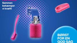  Pink opvaskebørste, pink neglebørste og pink børstecylinder på en blå baggrund til kræftforskning