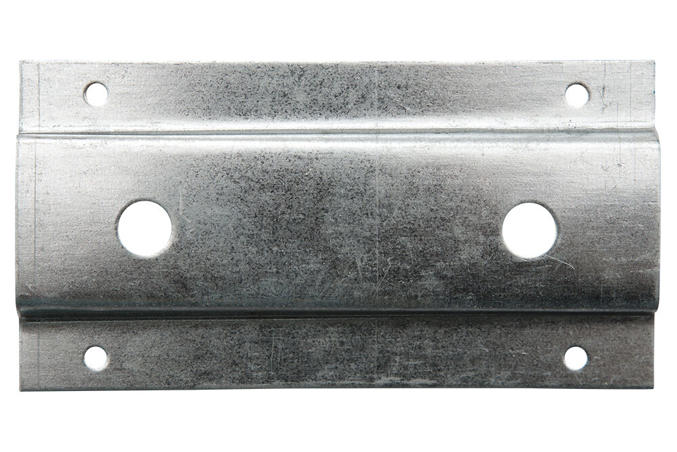 Aurinkopaneelin asennuslevy akkulaatikkoon