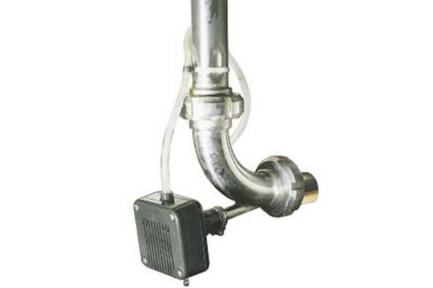 Automatic drain valve