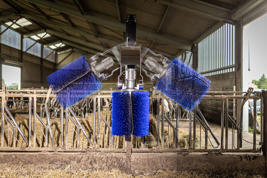 DeLaval kääntyilevä lihakarjaharja SBB Tuotekuva