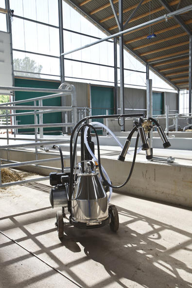 DeLaval PMU portable milking unit