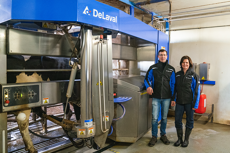 Familie Baes bij de VMS V310-melkrobot met de RePro-vruchtbaarheidsmodule