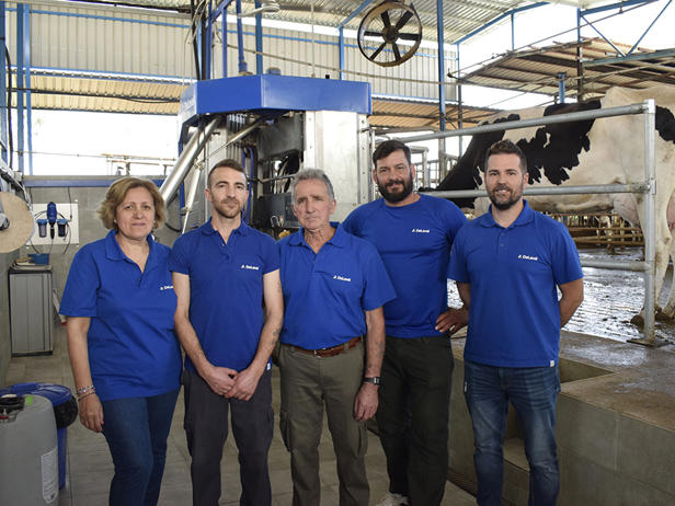 granja de vacas la ciguñuela familia propitaria granja de vacas la ciguñuela familia propitaria