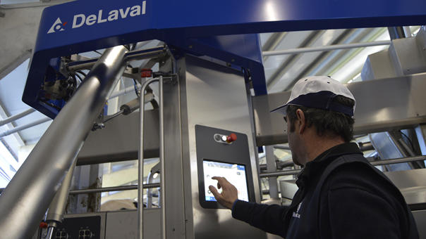ganaderos DeLaval ganadería ramil friolfe robot de ordeño ganaderos DeLaval ganadería ramil friolfe robot de ordeño