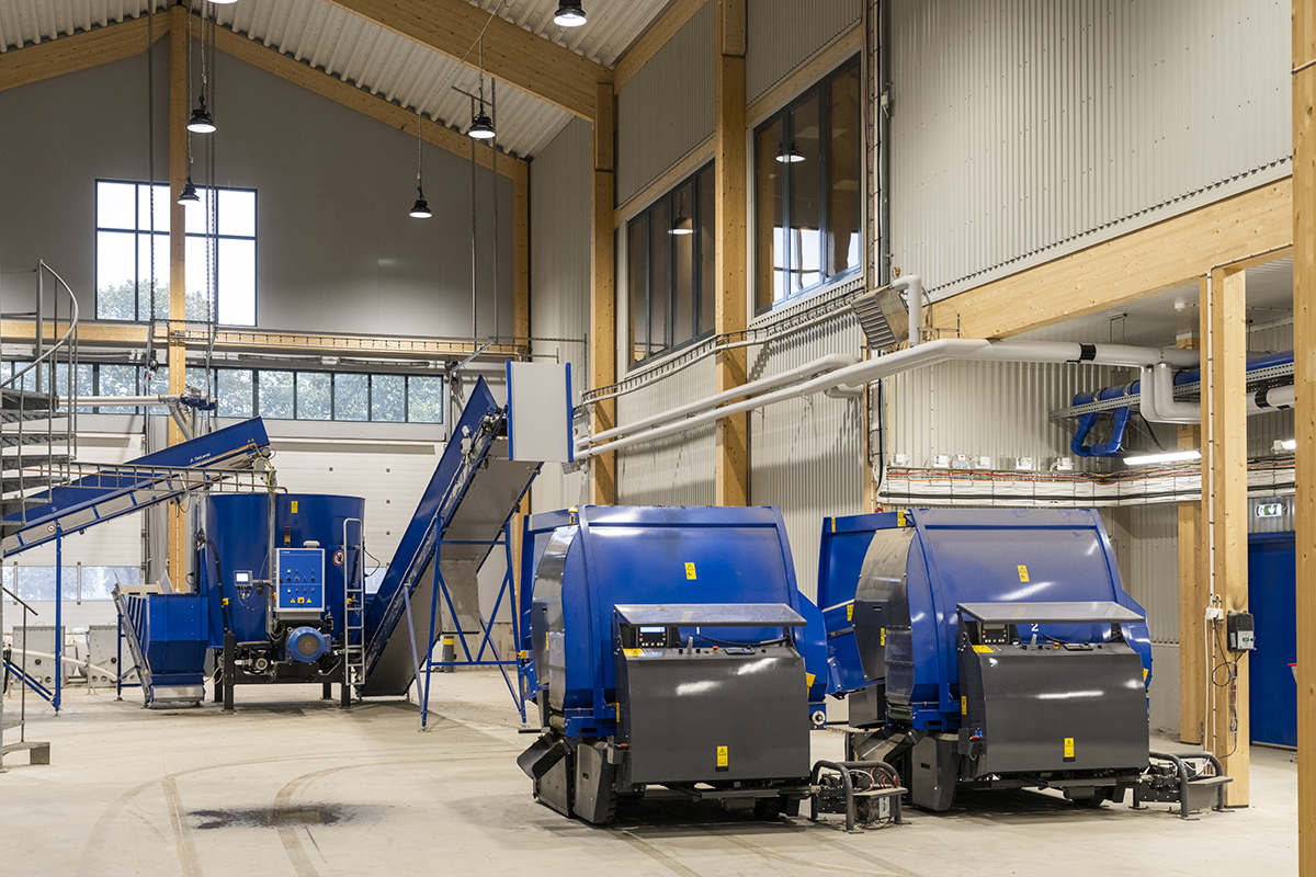 Sistema de alimentación DeLaval Optimat en Hamra Farm